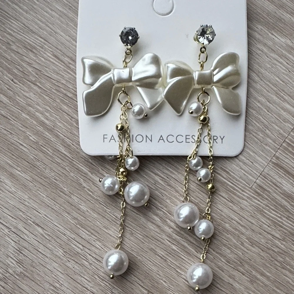 Coquette Luxe Bow Beaded Drop Earrings NEW 🏷️ - Picture 3 of 4